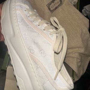 Gucci Women's White and Cream Sneakers